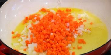 перловая каша с фасолью, тыквой и беконом