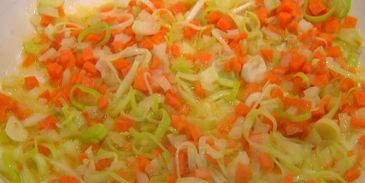 перловая каша с фасолью, тыквой и беконом