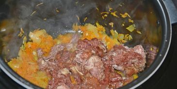 перловая каша с говяжьей тушенкой в мультиварке