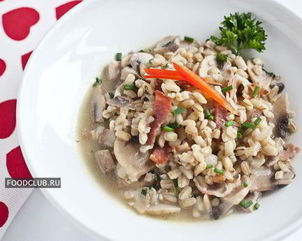 Перловая каша с грибами и беконом