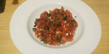 перловая каша с тушеной говядиной и конкассе из томатов