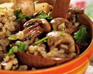 Перловка с грибами в горшочке
