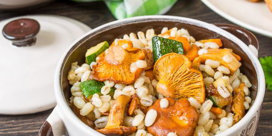 Рецепт перловки с лисичками и овощами