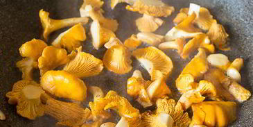 перловка с лисичками и овощами