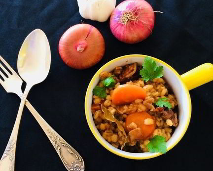 Перловка с мясом и белыми грибами