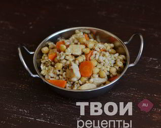 Перловка с нутом и куриной грудкой