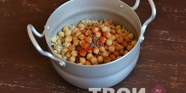 перловка с нутом и куриной грудкой