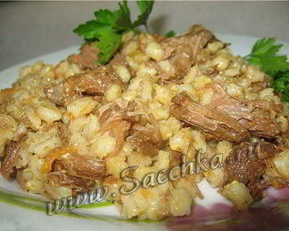 Перловка с тушенкой