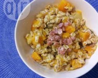 Перловка с тыквой и грудинкой
