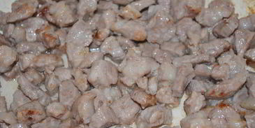 перловка со свининой и грибами в томатном соусе