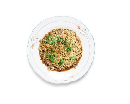 Перловка, томленая с гранатовым соусом и савойской капустой