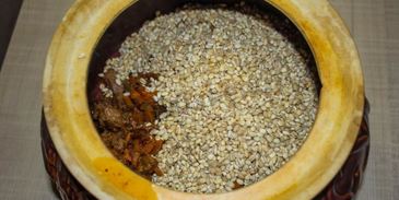 перловка в духовке в горшочке с мясом говядины