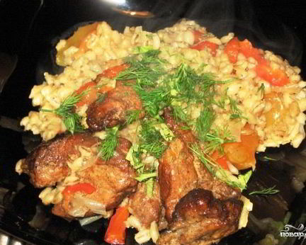 Перловка в горшочке с курицей