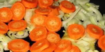 перловка в горшочке с курицей