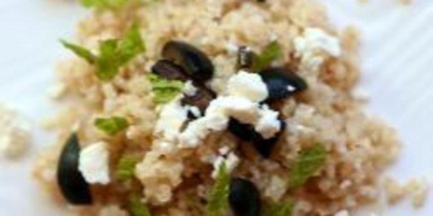 Рецепт пшеничной каши с маслинами и мятой