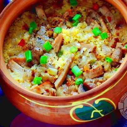 Каша пшенная с бужениной в горшочках