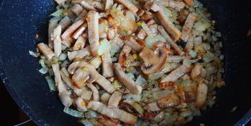 каша пшенная с бужениной в горшочках