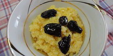 каша пшенная с черносливом