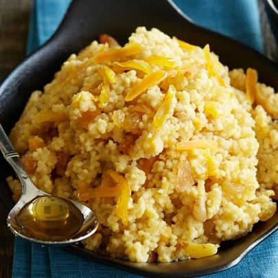 Пшенная каша с изюмом, курагой и урбечем