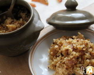 Пшенная каша с карамельными яблоками