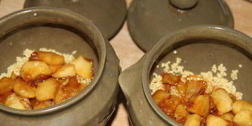 пшенная каша с карамельными яблоками