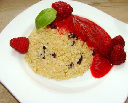 Пшенная каша с малиной