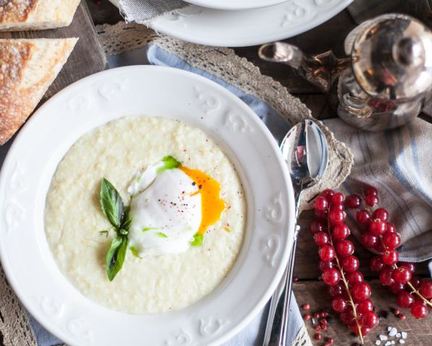 Пшенная каша с яйцом пашот