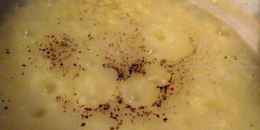 пшенная каша со шкварками