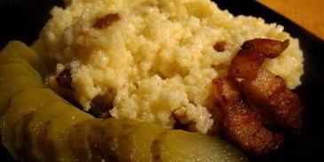 пшенная каша со шкварками