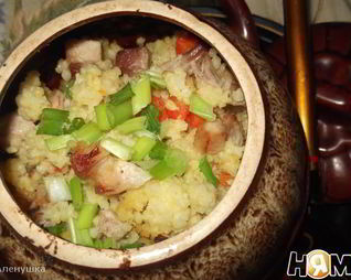 Томленая пшенная каша со свининой