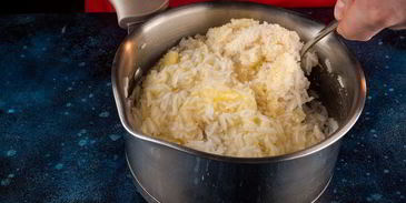 клубничная рисовая каша на завтрак