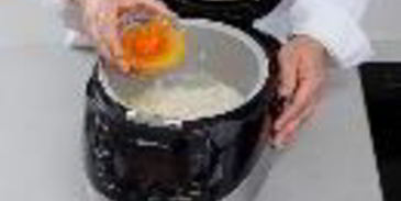 молочная рисовая каша с курагой и апельсиновым соком в мультиварке