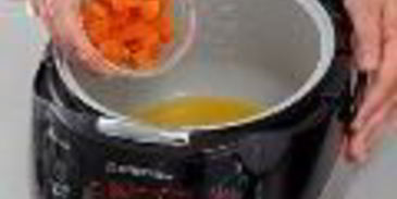 молочная рисовая каша с курагой и апельсиновым соком в мультиварке