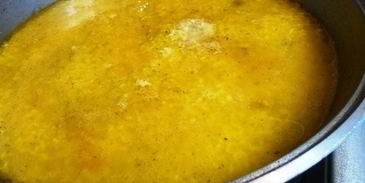 рисовая каша ароматная с мясом и яблоками