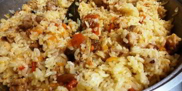 рисовая каша ароматная с мясом и яблоками