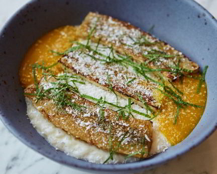 Рисовая каша на кокосовом молоке с карамелизованным бананом