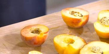 рисовая каша с белым шоколадом и запеченными персиками