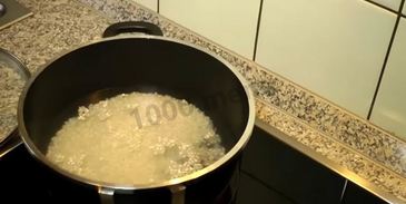 рисовая каша с изюмом и молоком