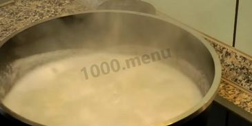 рисовая каша с изюмом и молоком