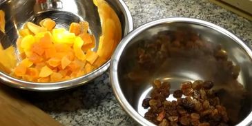 рисовая каша с изюмом и молоком