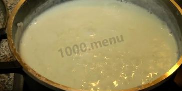 рисовая каша с изюмом и молоком