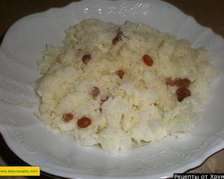 Рисовая каша с изюмом в мультиварке на молоке