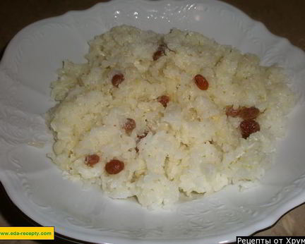 Рисовая каша с изюмом в мультиварке на молоке