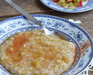 Рисовая каша с ревенем