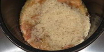 рисовая каша с тушенкой