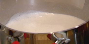 рисовая каша со сливами и мускатным орехом