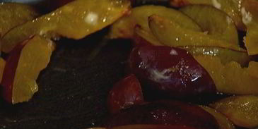 рисовая каша со сливами и мускатным орехом