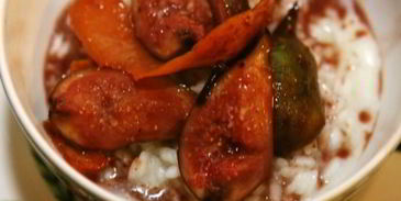 рисовая каша со свежим инжиром и пряностями