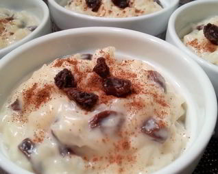 Сытная рисовая каша с изюмом