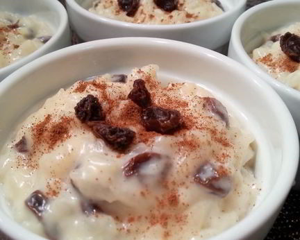 Сытная рисовая каша с изюмом